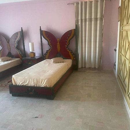 La Maison Les Pins Chambre D'Hote Chez L'Habitant La Marsa Extérieur photo