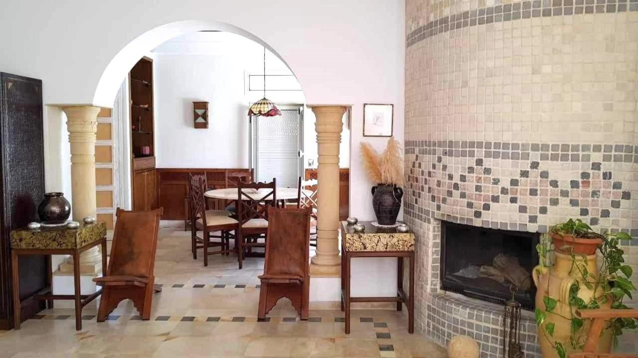 La Maison Les Pins Chambre D'Hote Chez L'Habitant La Marsa Extérieur photo