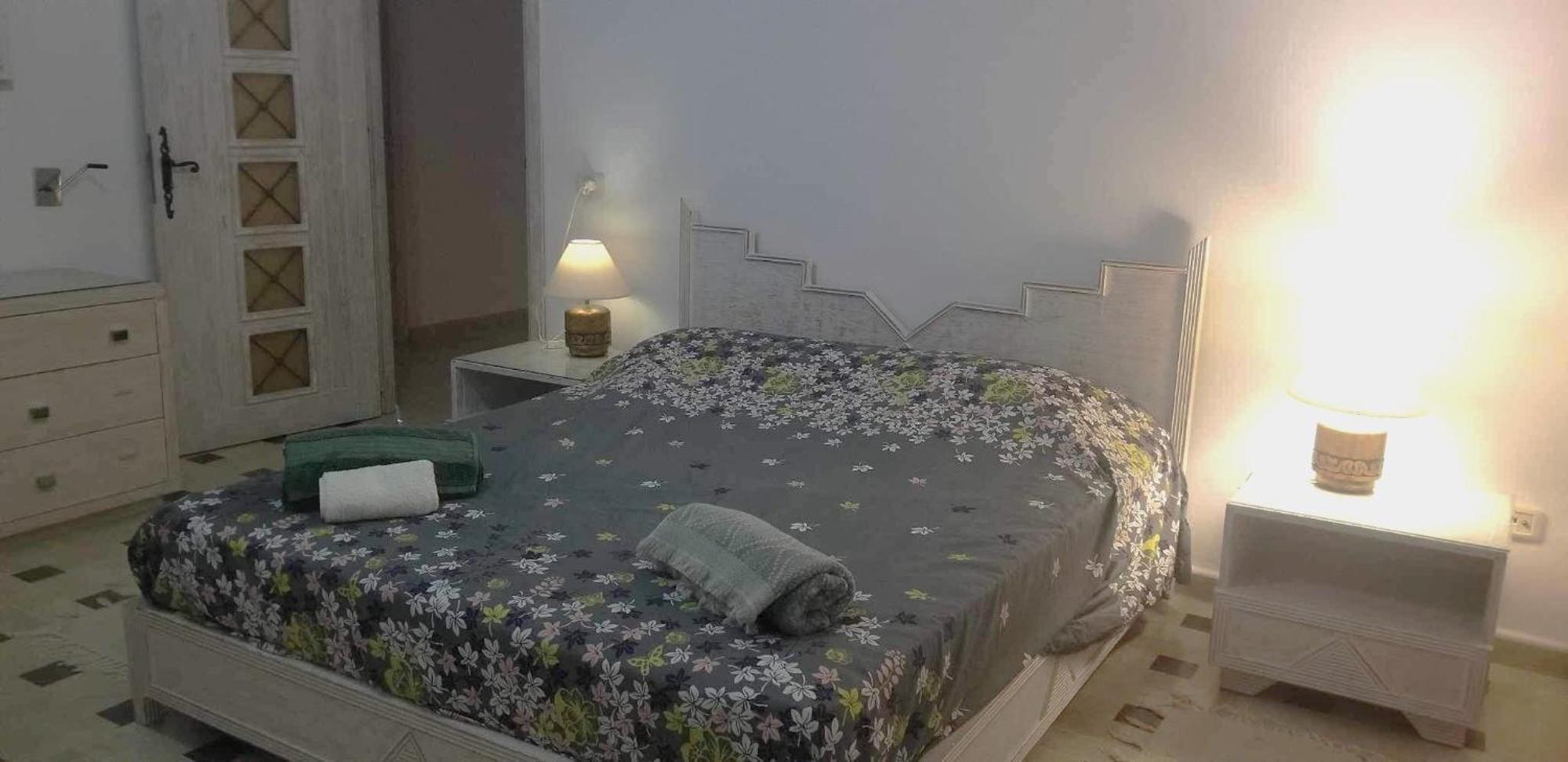 La Maison Les Pins Chambre D'Hote Chez L'Habitant La Marsa Extérieur photo